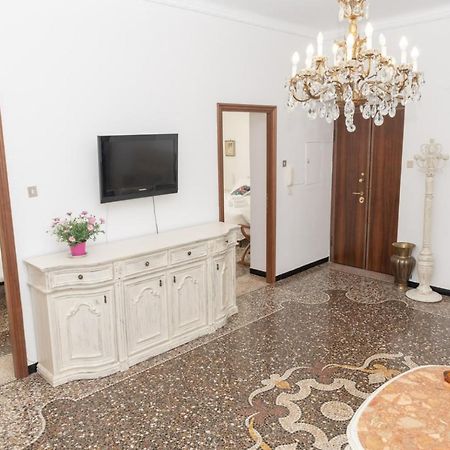 Living Sestri Airport Apartment Genoa Ngoại thất bức ảnh