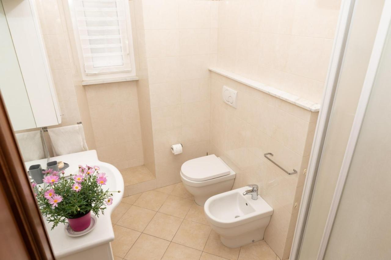 Living Sestri Airport Apartment Genoa Ngoại thất bức ảnh