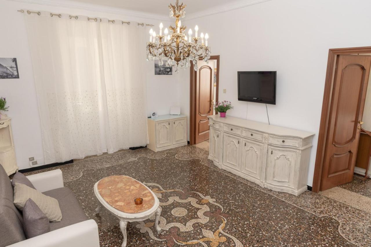 Living Sestri Airport Apartment Genoa Ngoại thất bức ảnh